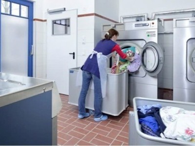 Giặt quần áo đúng cách với máy giặt công nghiệp