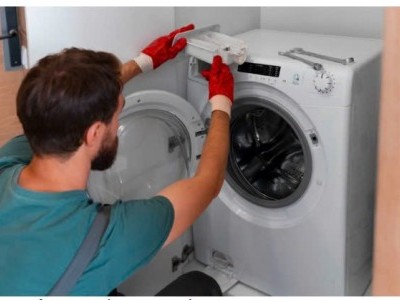 Luôn kiểm tra và làm sạch ngắn chứa đựng bột giặt, nước giặt